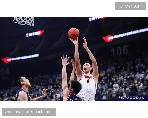 战术板:解析广东队季后赛突然使用的“三后卫”奇阵 战术板:解析广东队季后赛突然使用的“三后卫”奇阵